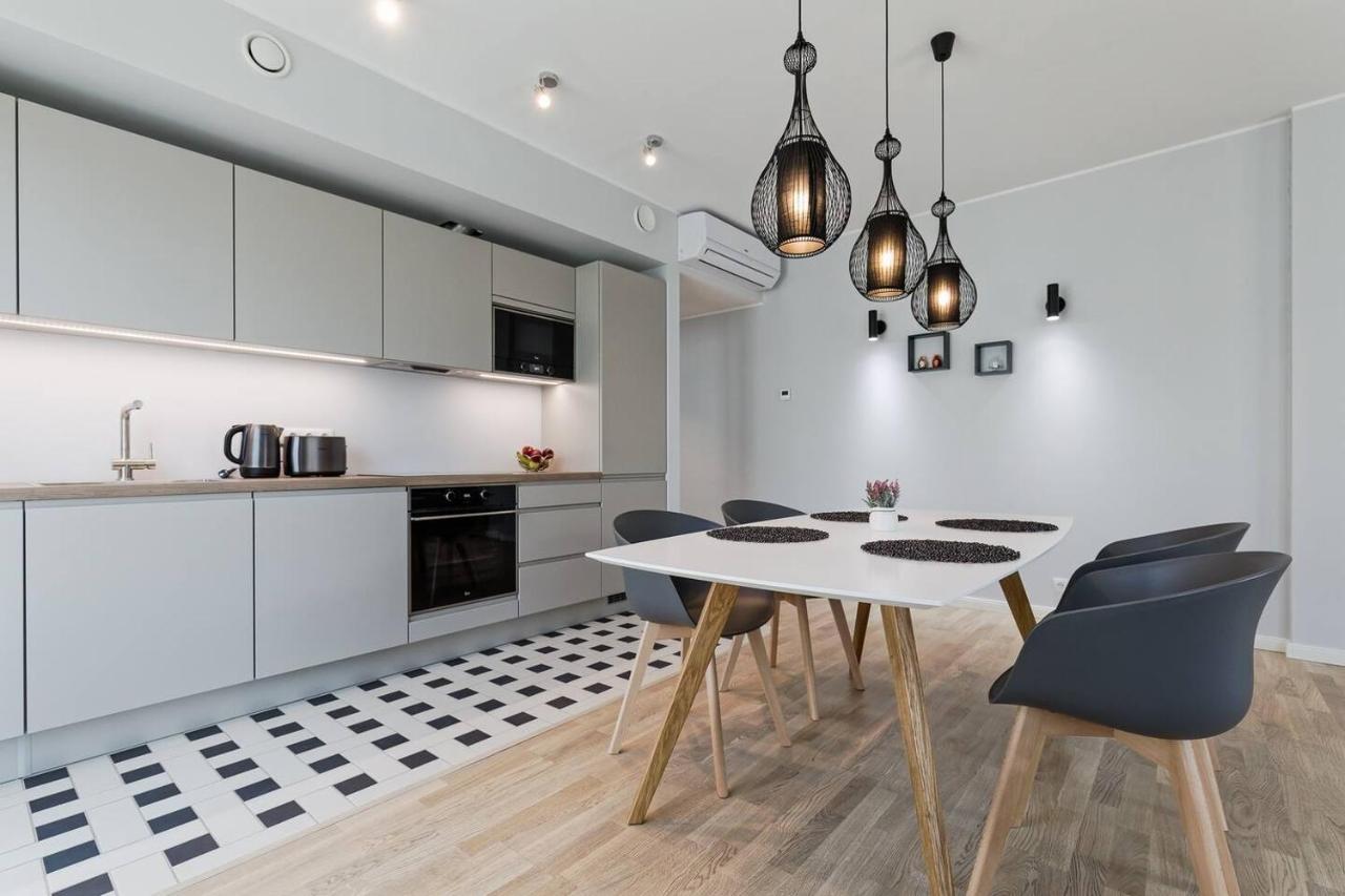 Central Apartments, Quiet With Free Parking And Ac. 탈린 외부 사진