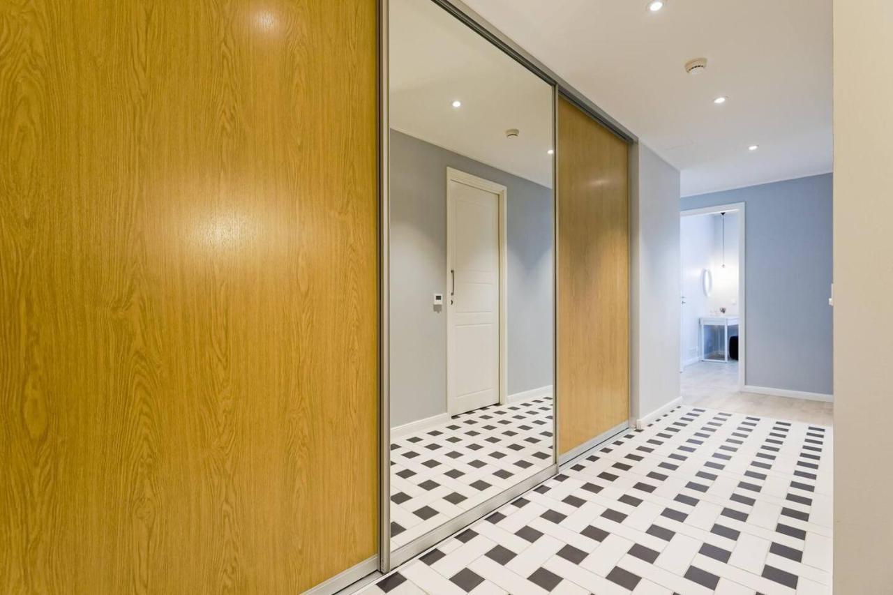 Central Apartments, Quiet With Free Parking And Ac. 탈린 외부 사진