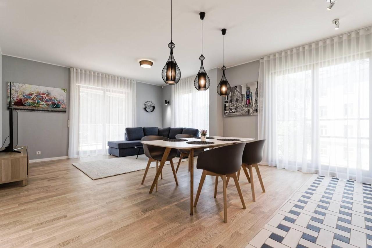 Central Apartments, Quiet With Free Parking And Ac. 탈린 외부 사진