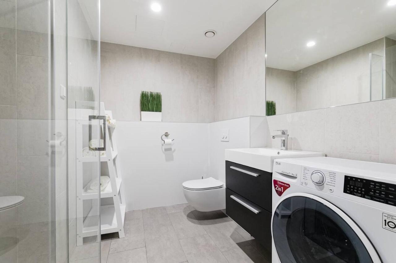 Central Apartments, Quiet With Free Parking And Ac. 탈린 외부 사진