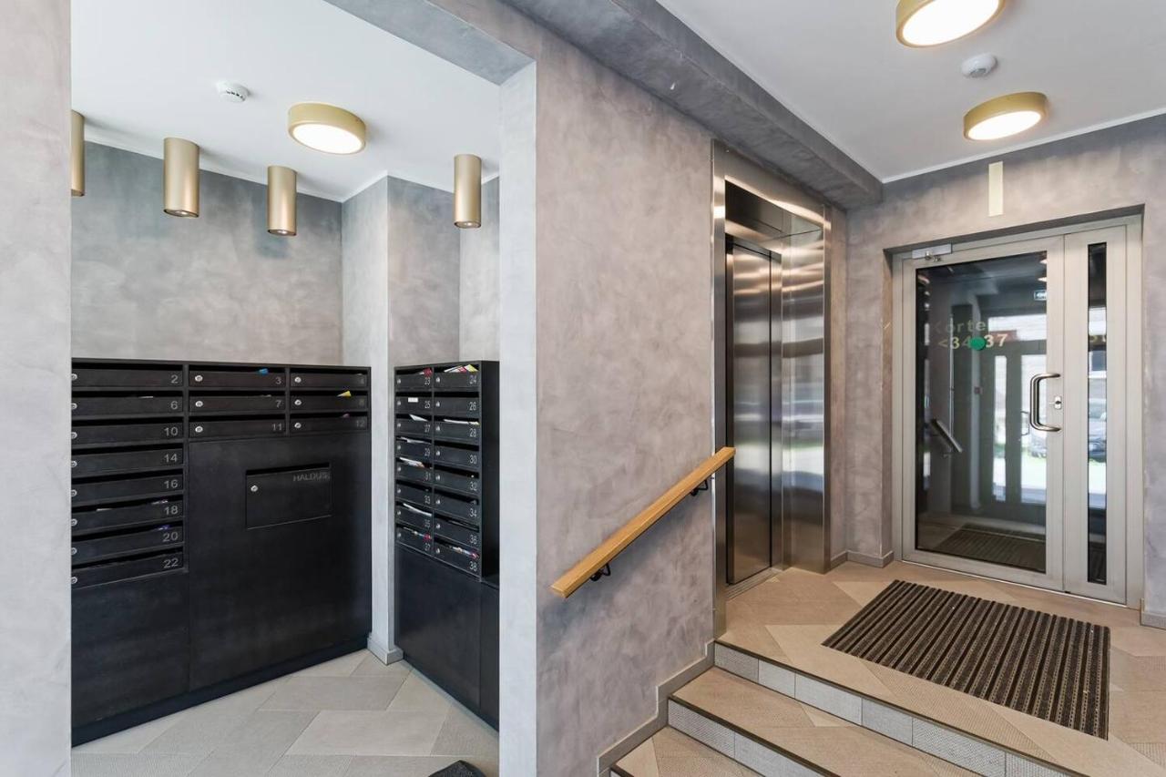 Central Apartments, Quiet With Free Parking And Ac. 탈린 외부 사진