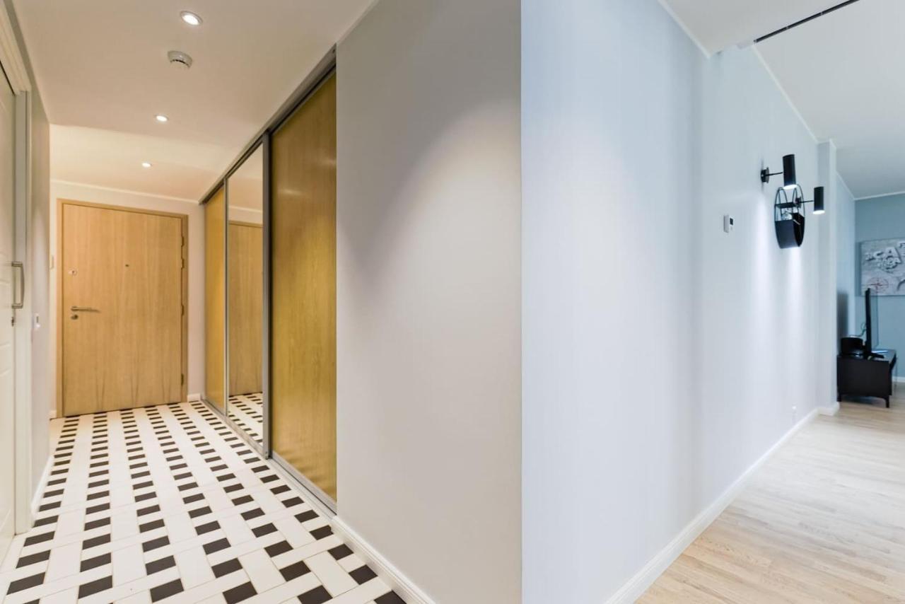 Central Apartments, Quiet With Free Parking And Ac. 탈린 외부 사진