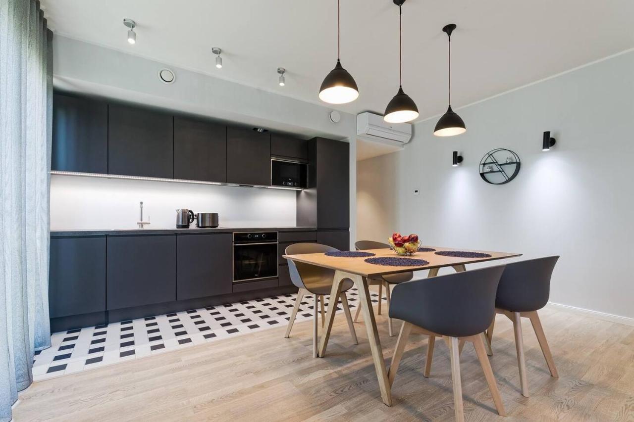 Central Apartments, Quiet With Free Parking And Ac. 탈린 외부 사진