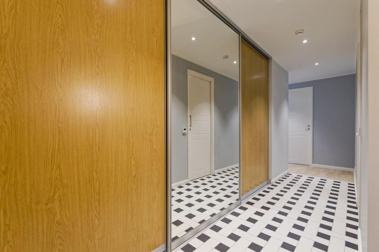 Central Apartments, Quiet With Free Parking And Ac. 탈린 외부 사진